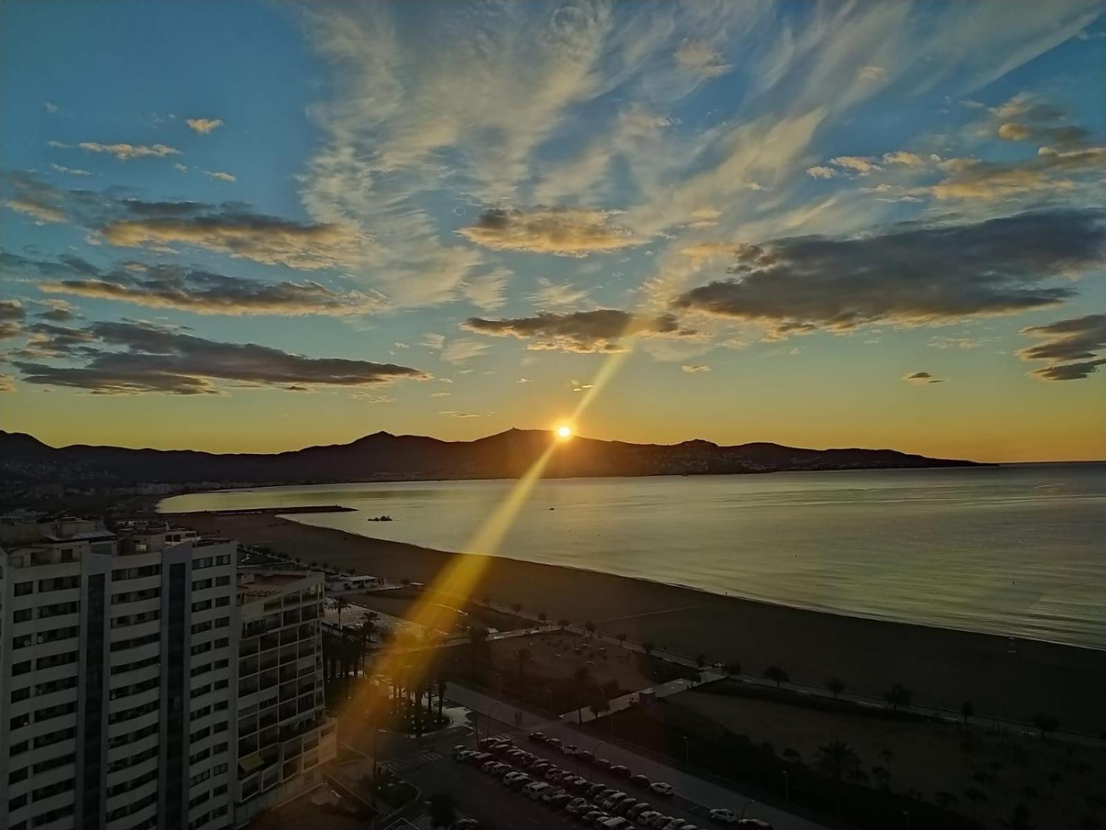 Apartamento Vistas Al Mar Aire Acondicionado Wifi Empuriabrava Ngoại thất bức ảnh